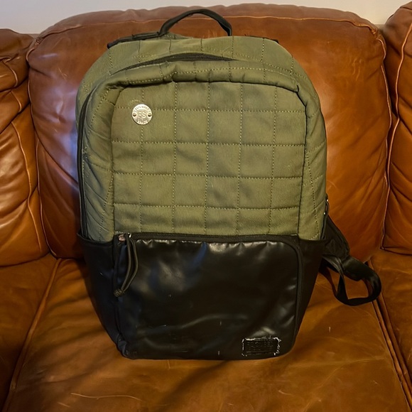 Green and black BACKPACK. - Picture 1 of 4